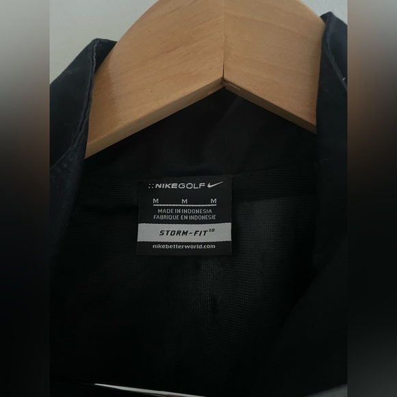 Nike storm fit golf jacket size M - Picture 3 of 4